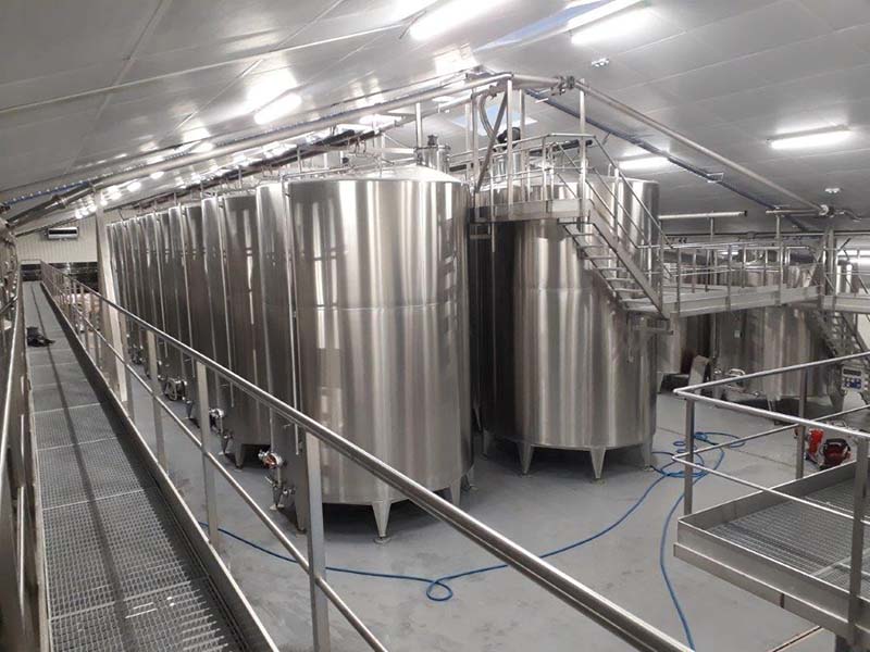 Cuve inox vin, Saintes